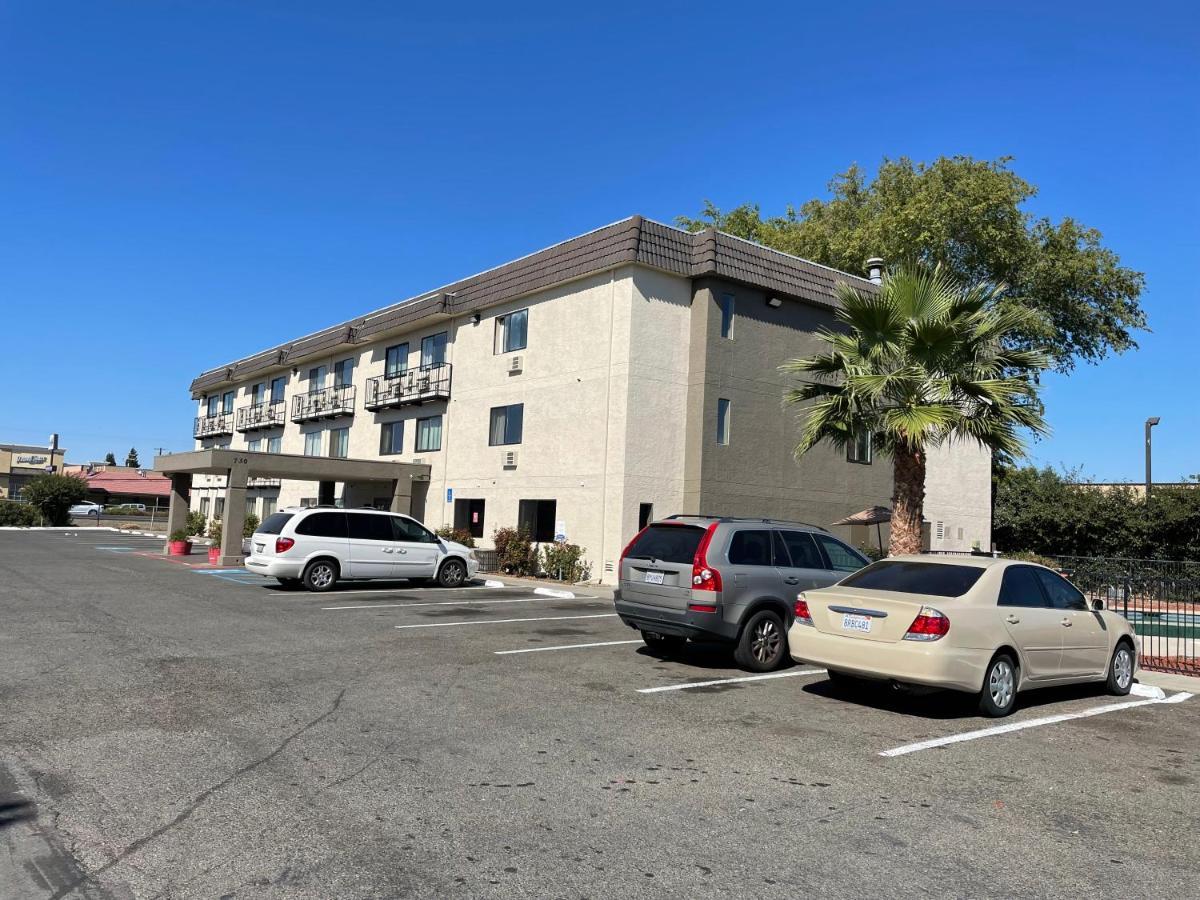 Sutter Inn Yuba City Eksteriør billede